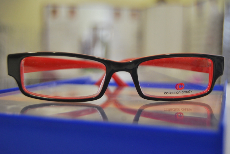 opticien-PONTEVES-min_view-sight-lens-frame-optics-spectacles-1141012-pxhere.com